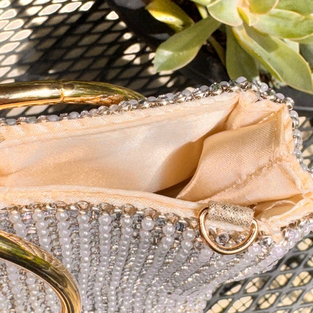 NEW without tags Elegant Gold Beaded & Gold Handbag - Picture 9 of 13